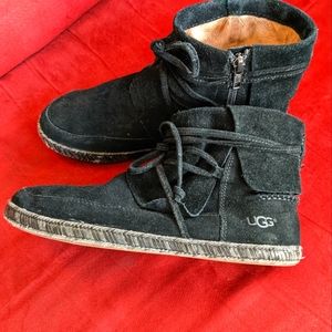 UGG FLAT Sole Moc,  size 8.5